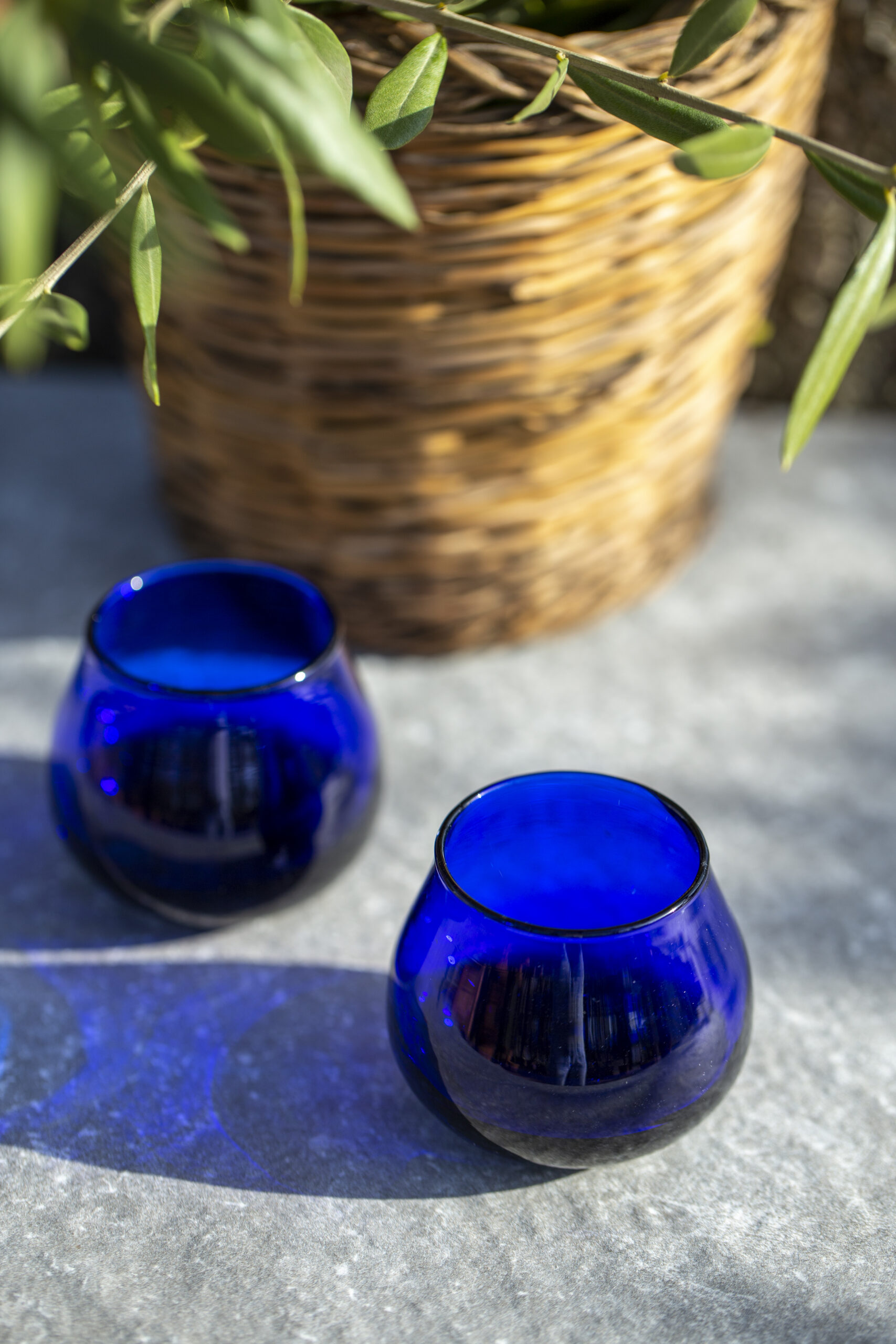 Perché usare un bicchiere blu cobalto per la degustazione dell'olio extra  vergine d'oliva? - Assaggiaolio®